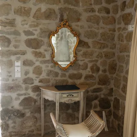 Kanalia Hotel *